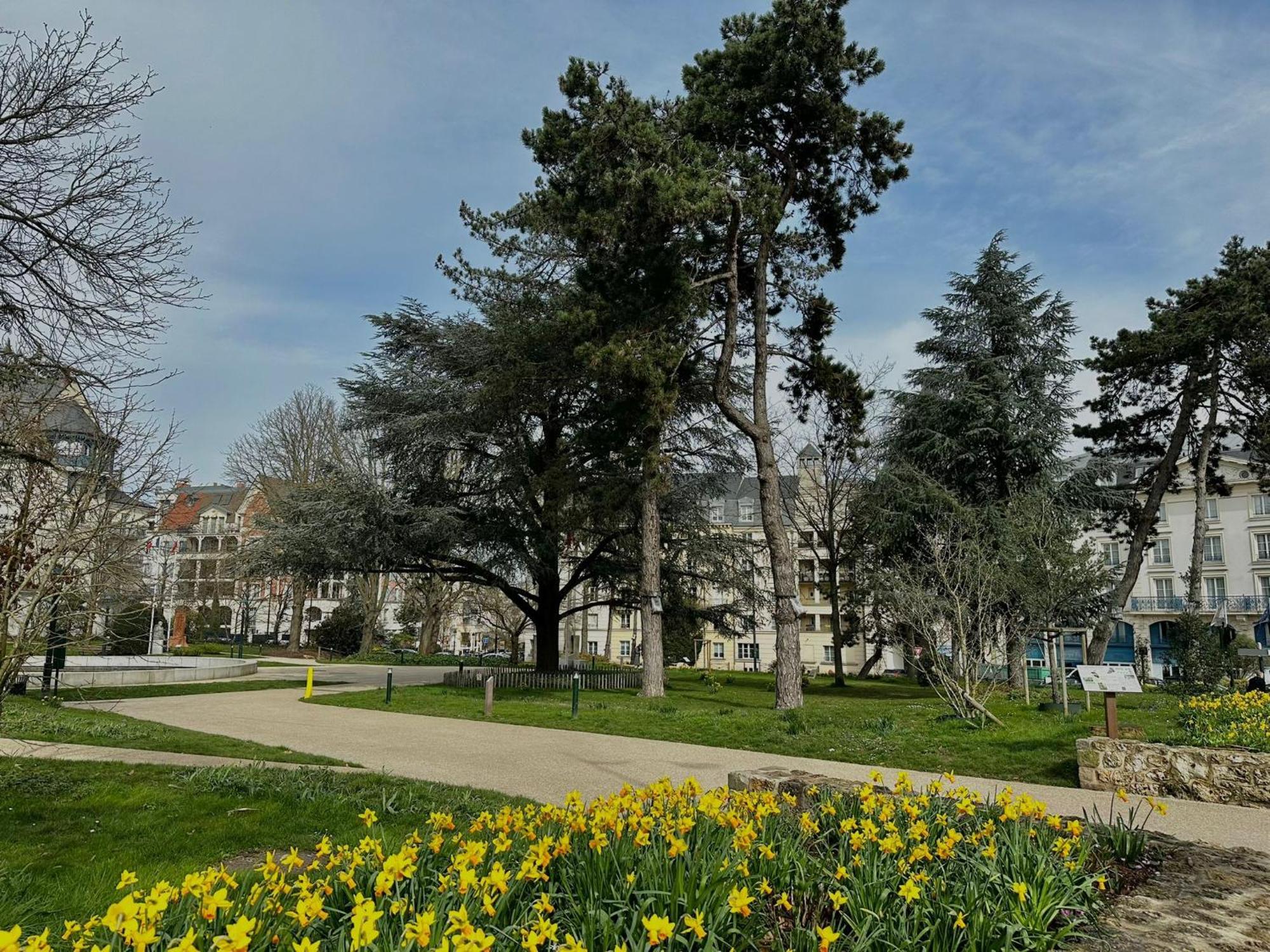 Apartament Le Boudoir - 2 Pieces Et Parking Le Plessis-Robinson Zewnętrze zdjęcie